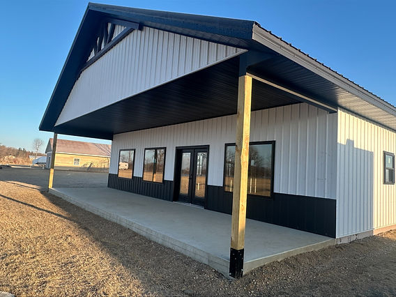 Blackwhitehousefrontright